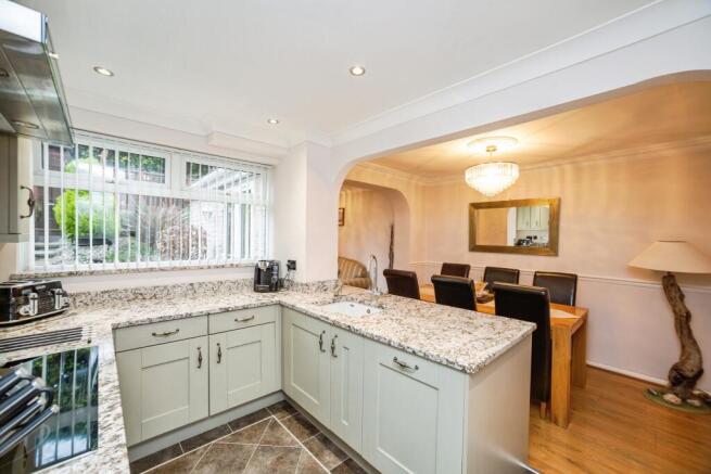 3 bed Semi-Detached for sale Image 8