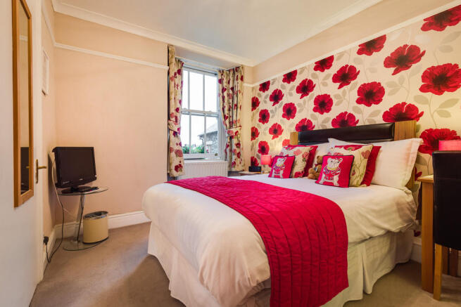 Bedroom 1 (Grasme...