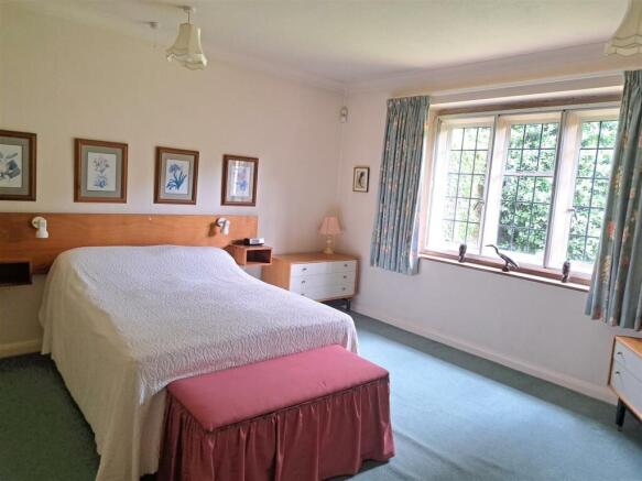 Ground floor bedroom.jpg