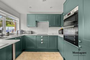 100, Thornhill, North Weald Bassett, Epping CM16 6DP