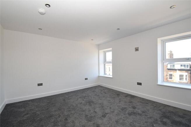 2 bed Apartment to rent Image 9