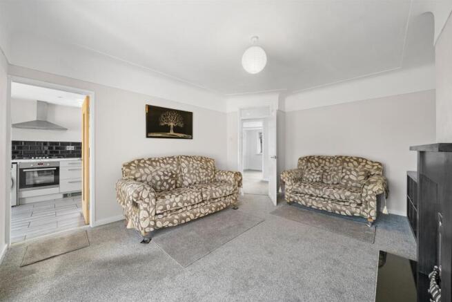Living Room3.jpg