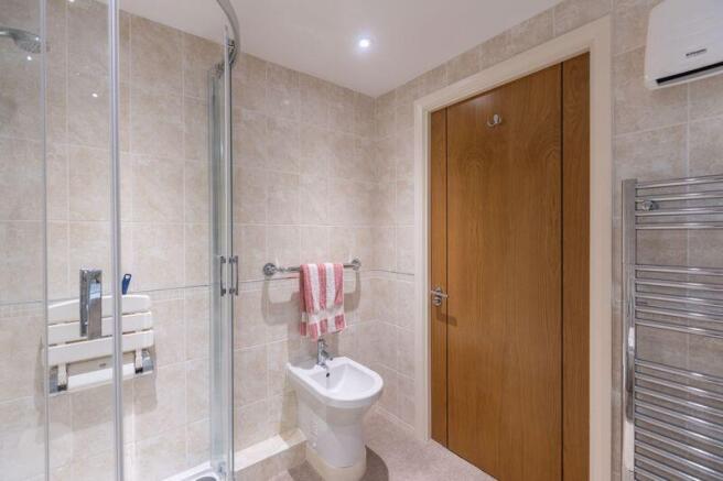 2 bed Flat for sale Image 11