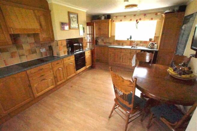 Kitchen/Dining Area