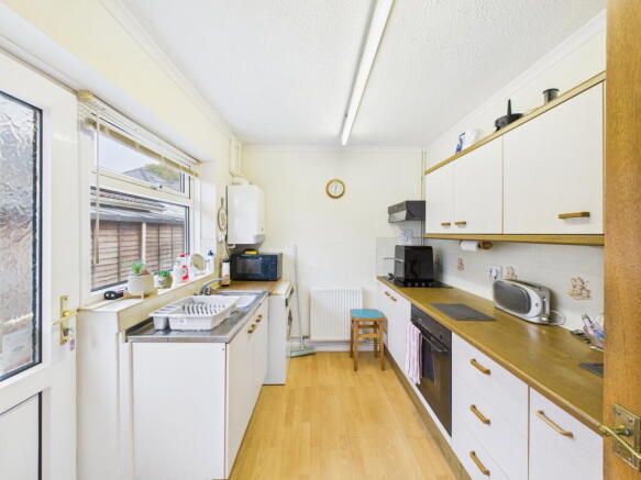 2 bed Detached Bungalow for sale Image 5