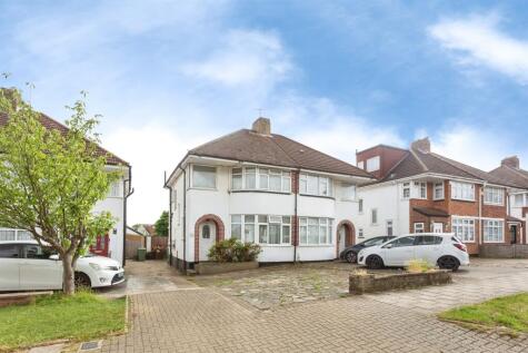 Curzon Avenue, Stanmore