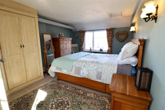 3 bed Cottage for sale Image 9