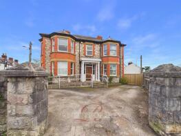 Llanrhydd Manor, Llanrhydd Street, Ruthin LL15 1PP
