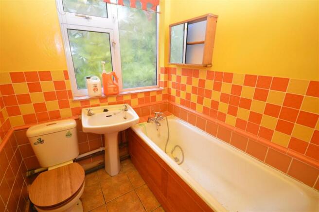 Bathroom.JPG