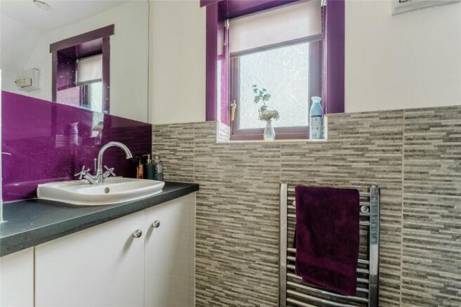 4 bed Detached for sale Image 6