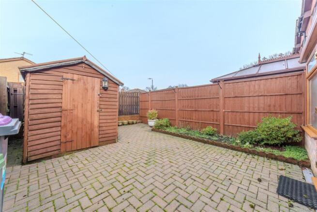 56 Gifford Close-16.jpg