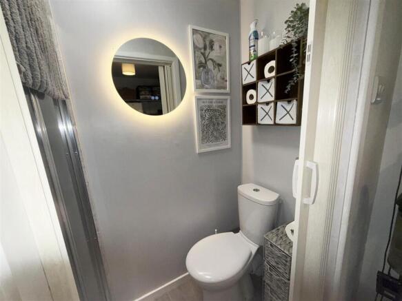 CLOAKROOM/ SHOWER ROOM