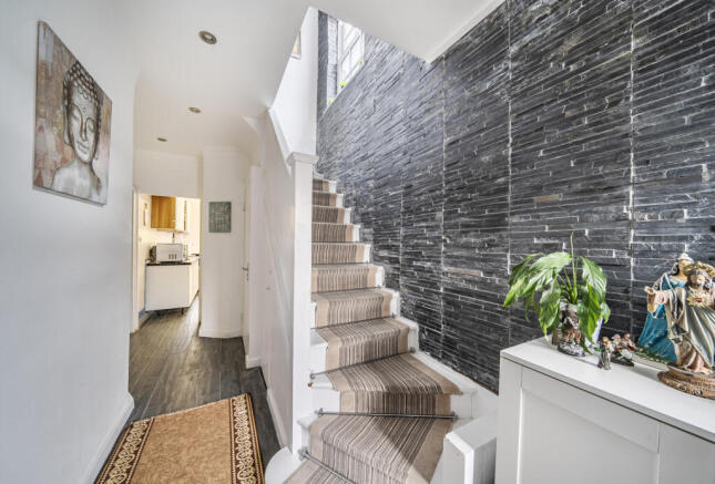 18-681ba3086bcfd-...