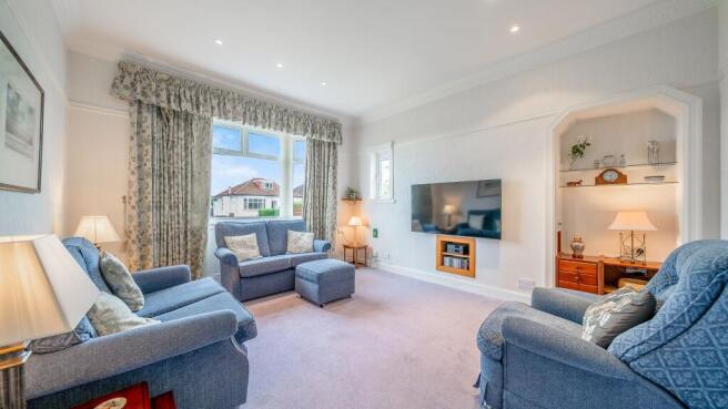 Braehead Avenue, Milngavie, G62 photo 4
