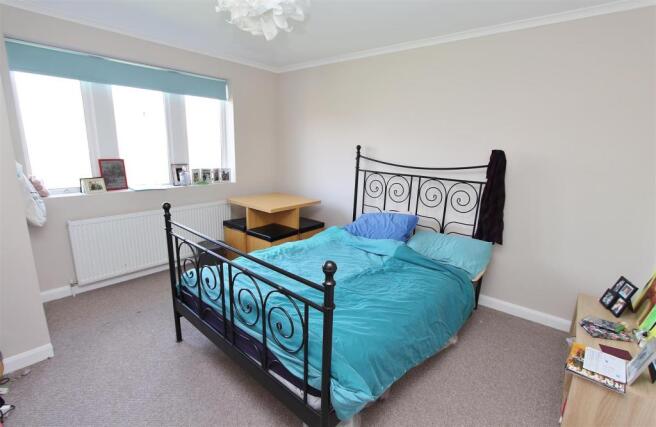 bed 1.jpg