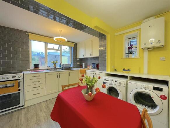 Kitchen (1).jpeg
