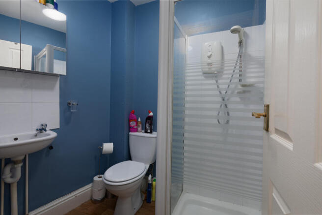 3 bed Flat for sale Image 8