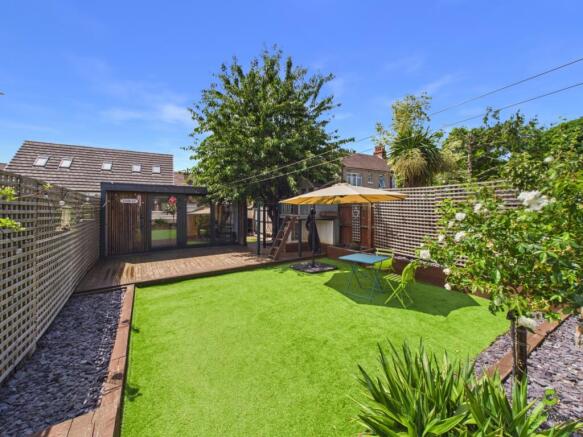 Presented by Clinton at EweMove Bexleyheath and Da