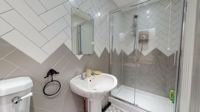 EN SUITE