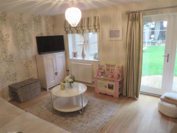 SPACIOUS REAR LOUNGE