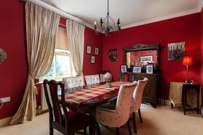 4 bed Detached for sale Image 8