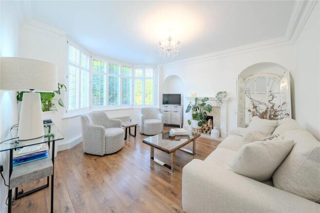 4 bed Semi-Detached for sale Image 3