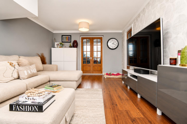 4 bed Semi-Detached for sale Image 7