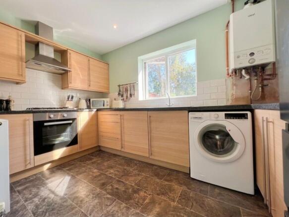 2 bed Apartment for sale Image 6