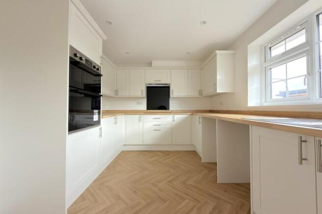 2 bed Bungalow for sale Image 6