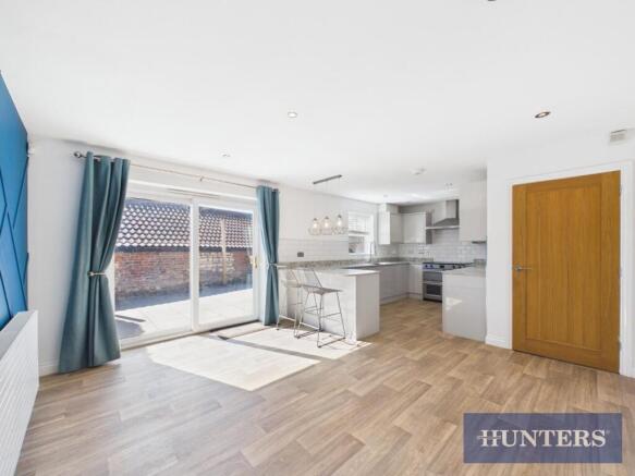 4 bed Detached for sale Image 4