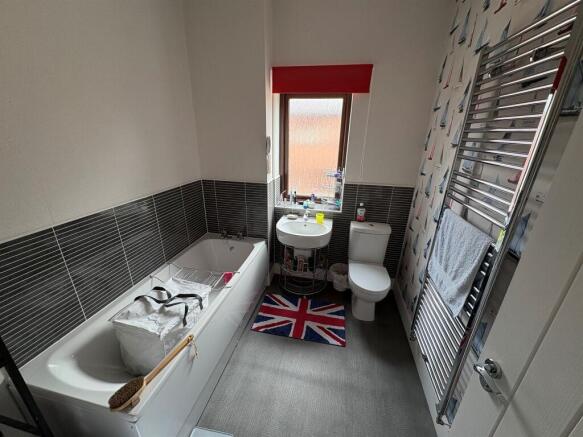 3 bed Terraced for sale Image 10