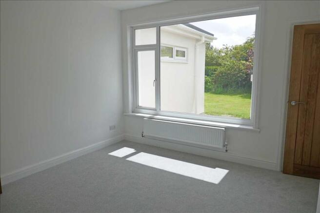 BEDROOM 3 / LOUNGE