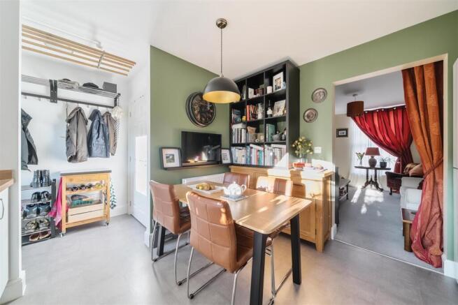 Breakfast room area