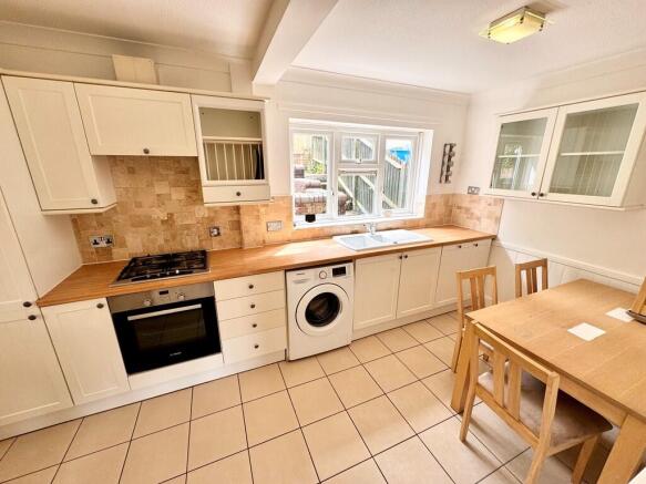 56 Foxburrows Ave...