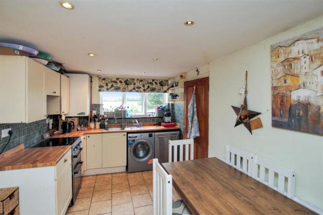 Kitchen & Breakfast Room.JPG