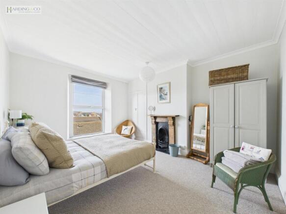 Bedroom 4.jpg