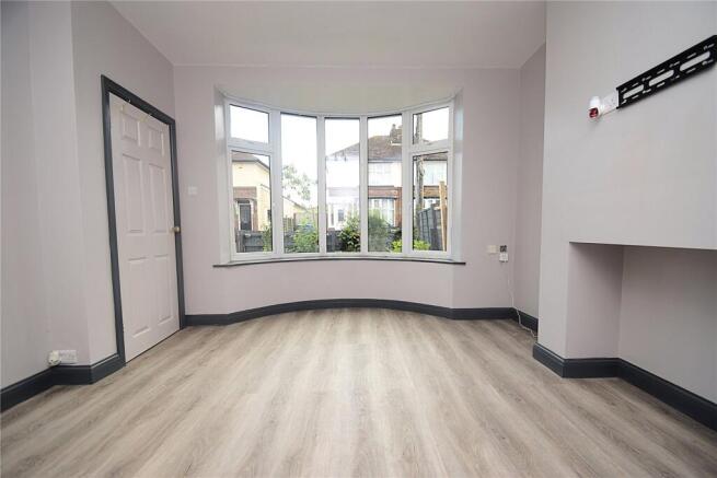 3 bed Semi-Detached to rent Image 8