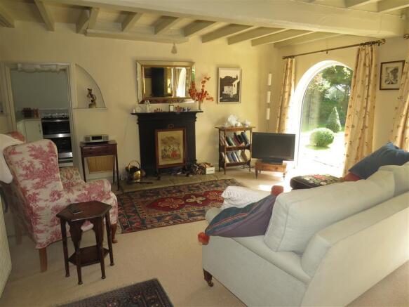Lounge Dining Room: