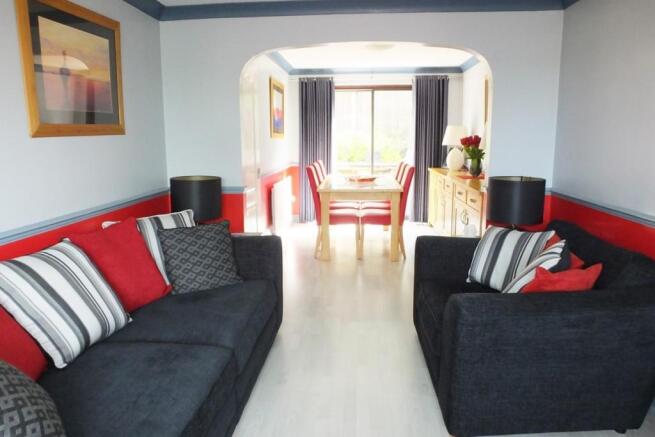 lounge/dining room