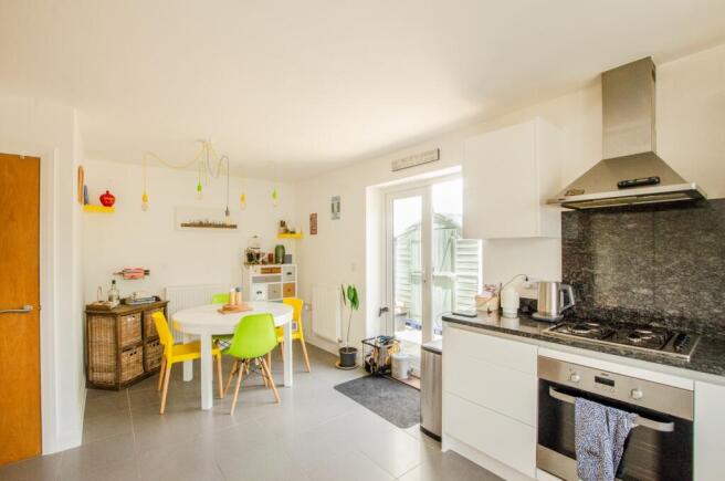 9 Dymond Court TPS Bodmin 01208 74182-03