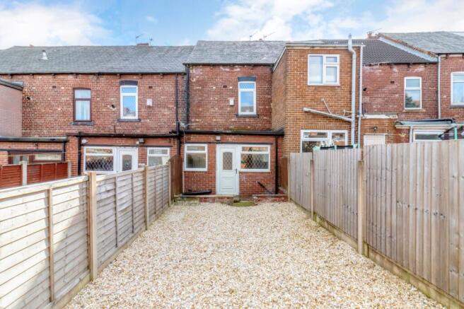 3 bed Terraced to rent Image 9