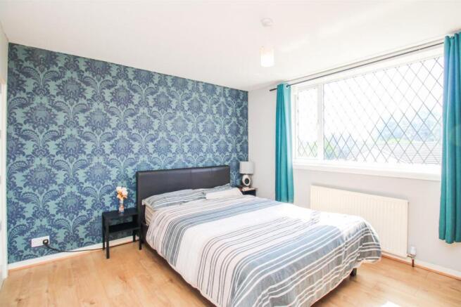 3 bed Semi-Detached for sale Image 8