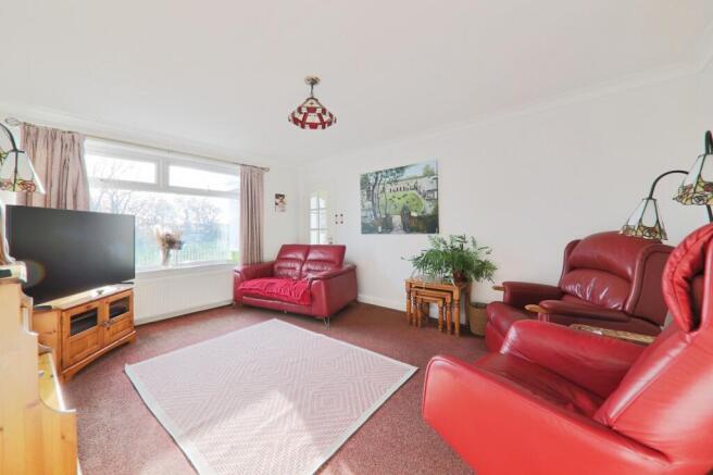 5 bed Detached for sale Image 9