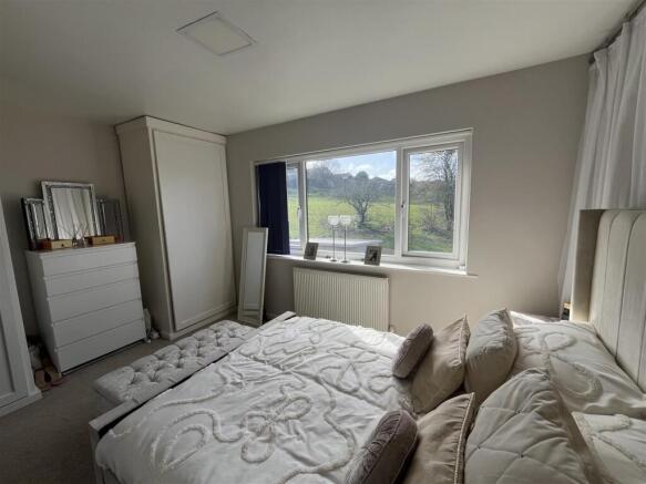 3 bed Detached for sale Image 9