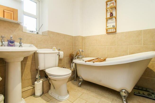 BATHROOM/W.C.