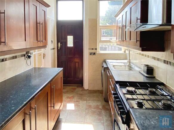 4 bed End of Terrace to rent Image 4