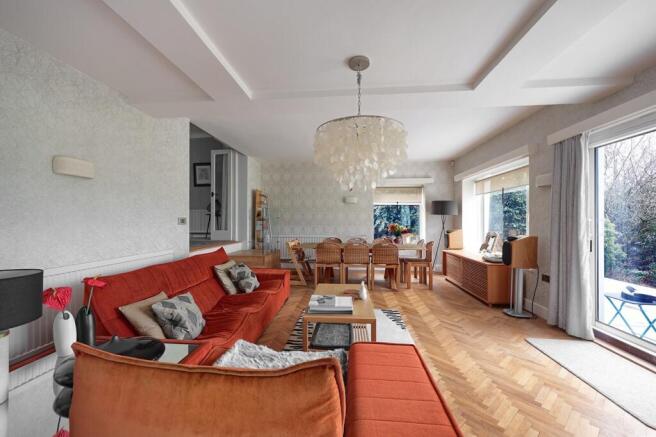 4 bed Detached for sale Image 8