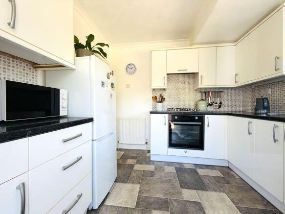 2 bed Semi-Detached Bungalow for sale Image 5