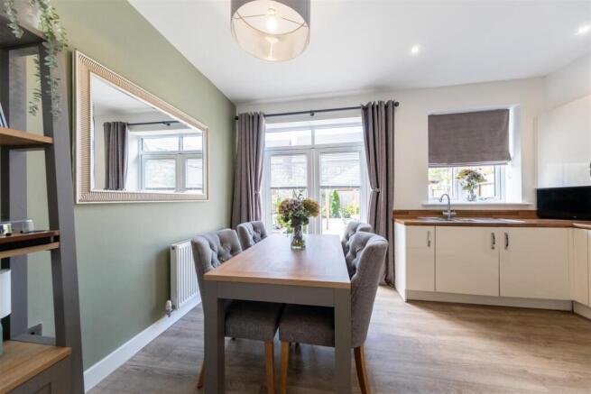 6 Relicks Moss Way-002.jpg