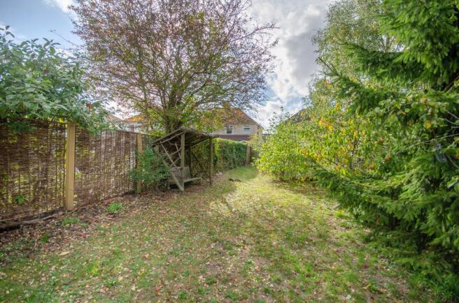 Rear garden 2.jpg